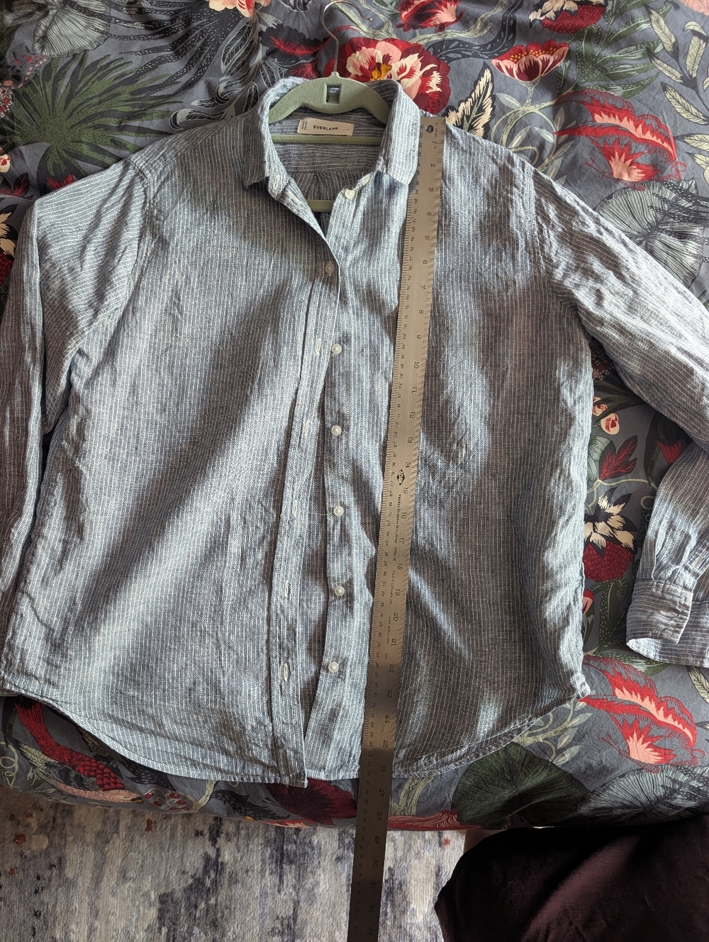 Everlane Woman's Linen Button Down Shirt - Picture 6 of 10